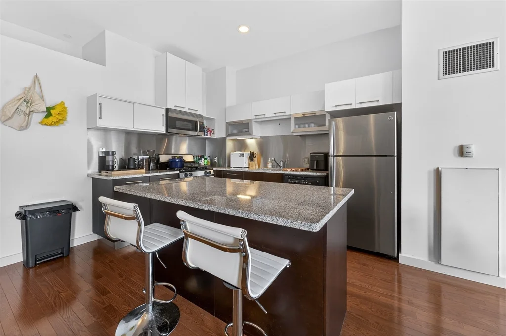 88 Kingston St, Midtown