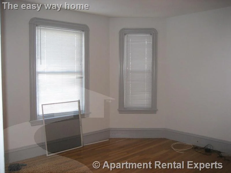 21 Windom St, Davis Square