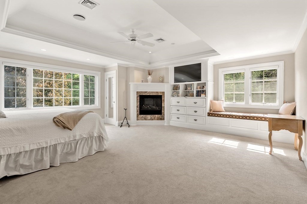 196 Bridle Trail Rd, Needham