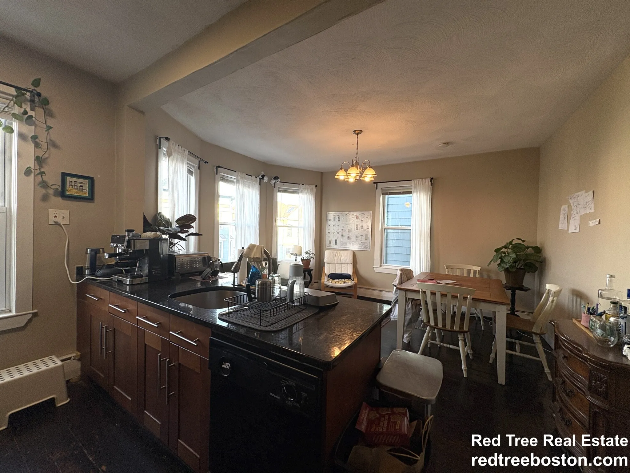 72 Hillside St, Mission Hill