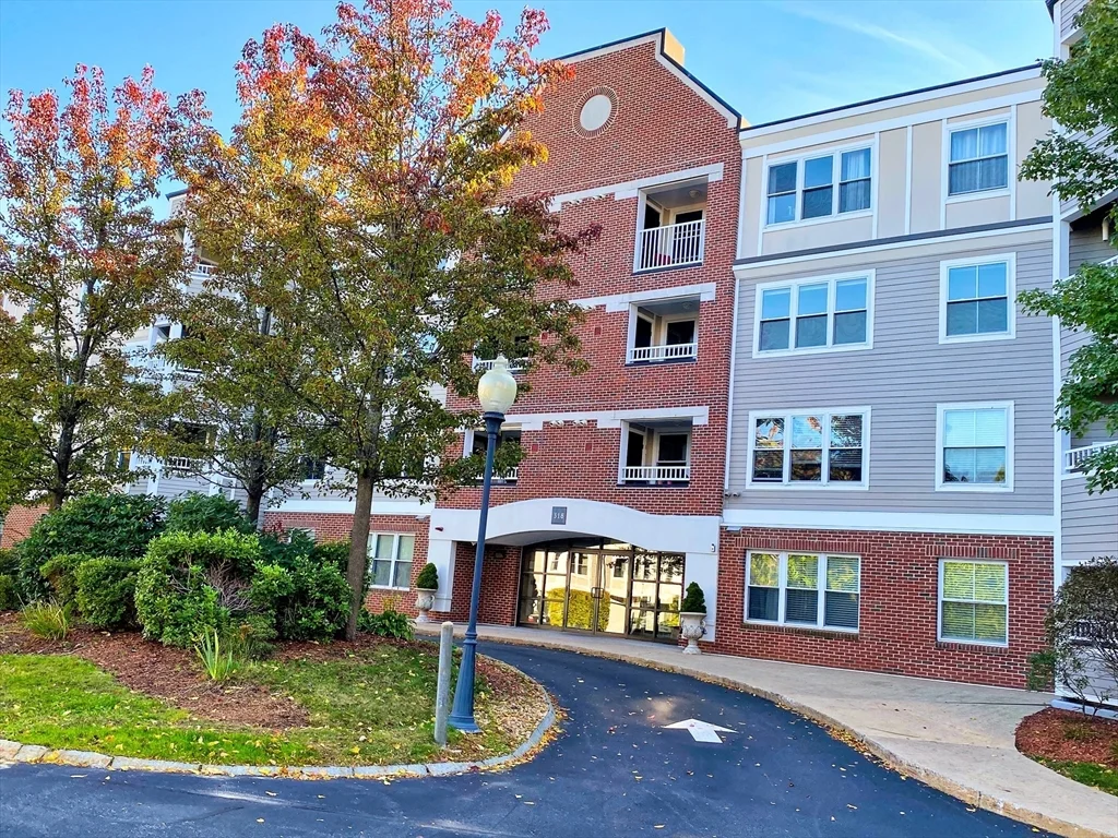 318 Rindge Ave, North Cambridge