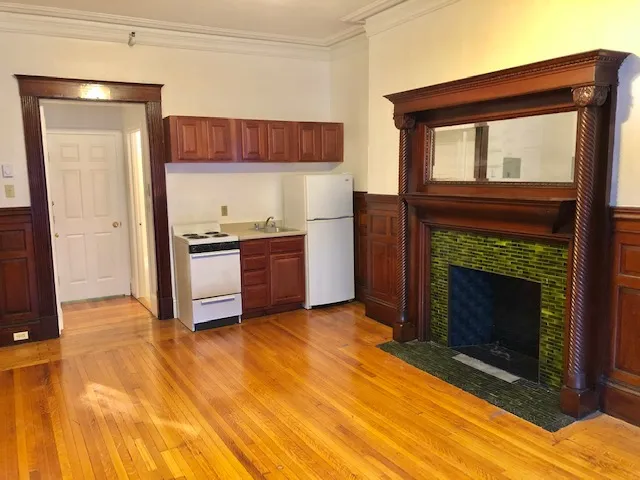 1077 Beacon St, Longwood