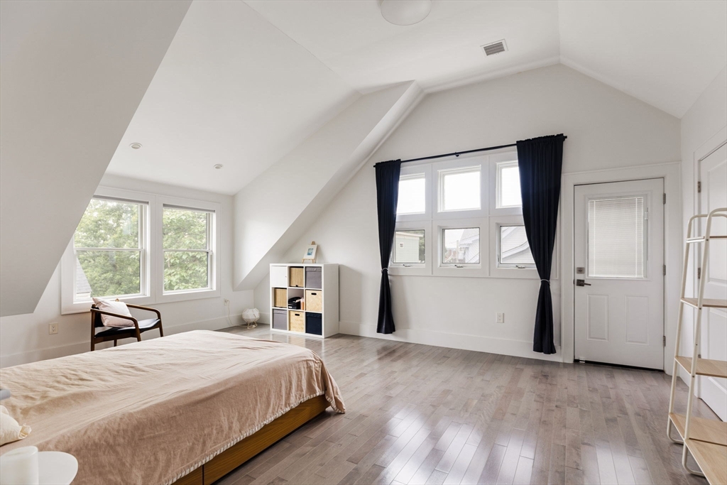 37 Claremon St, Davis Square