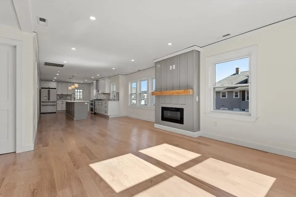 158 North Beacon St, Watertown