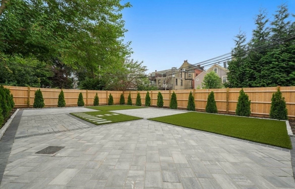 543 E 7th, South Boston