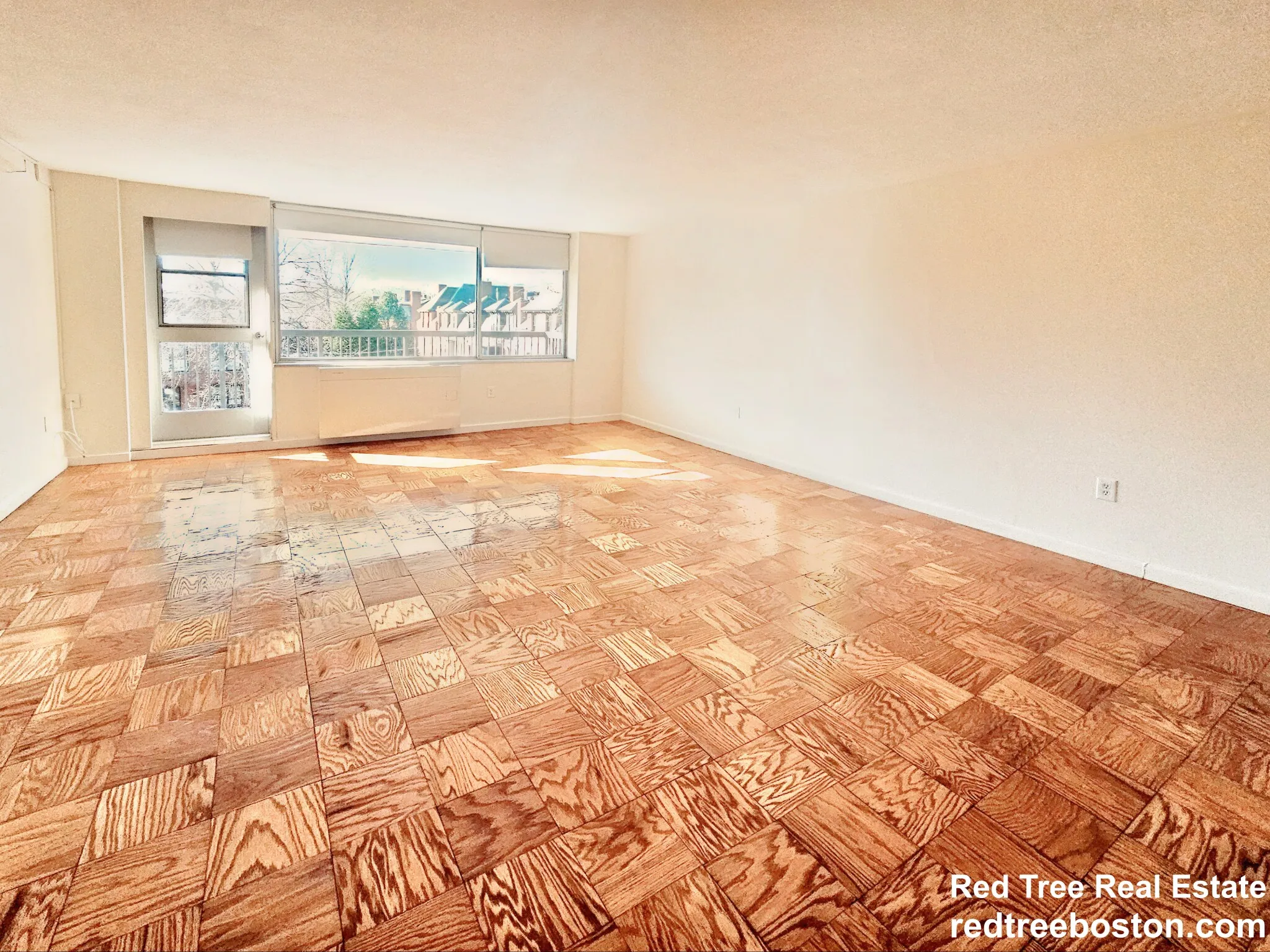 101 Monmouth St, Longwood