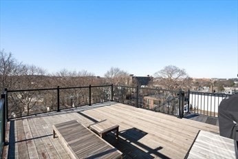 202 Rawson Rd, Brookline