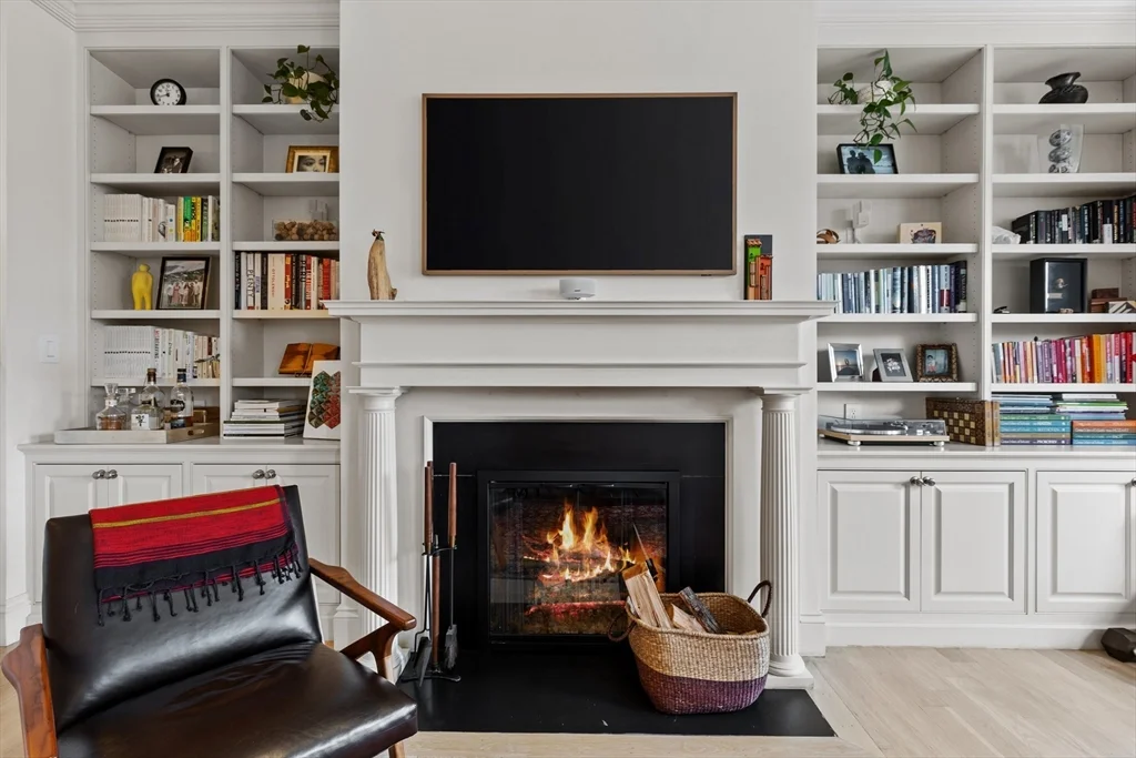 238 Marlborough St, Back Bay