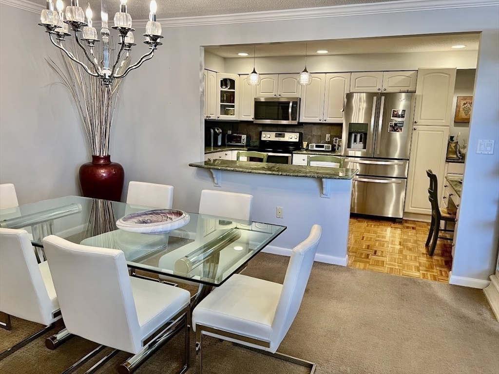 1006 Paradise Rd, Swampscott