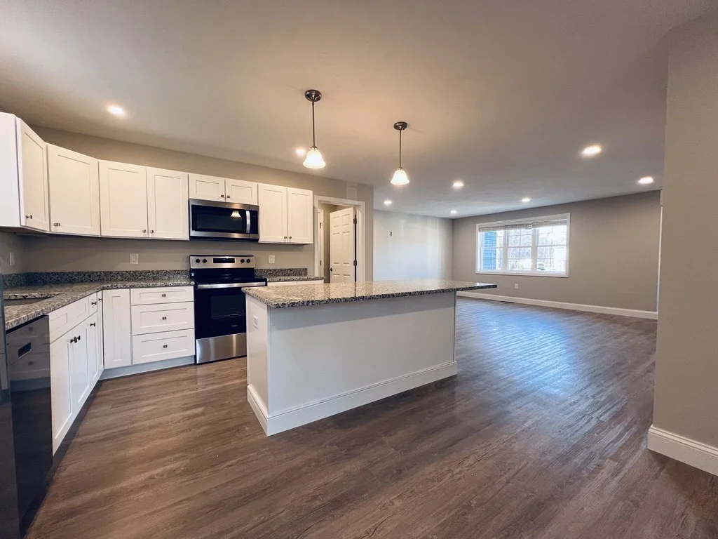 10 Glacier Path, Middleboro