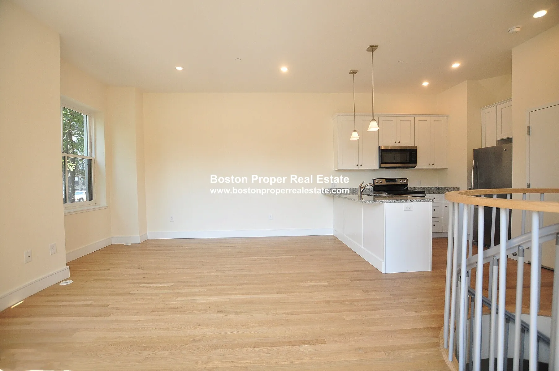877 Beacon St, Fenway
