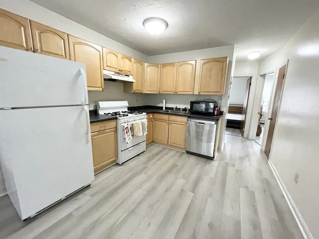 92 Hammond St, South End