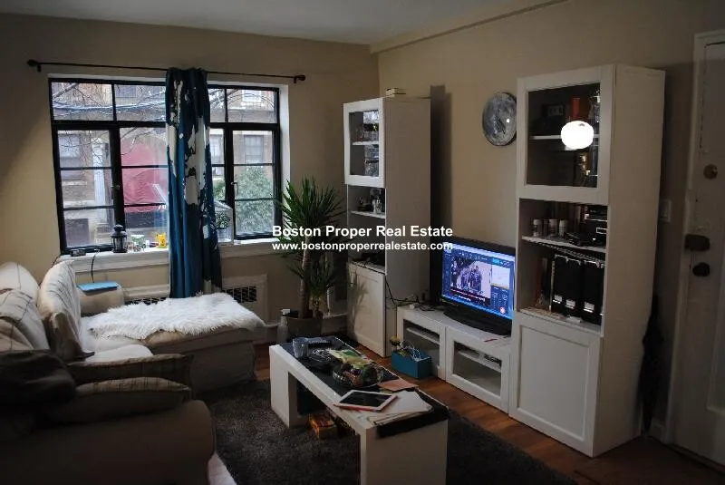 69 Strathmore Rd, Brighton