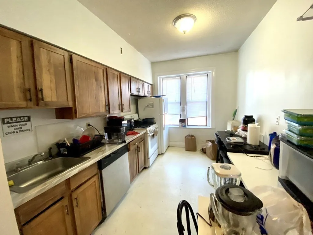 18 Glenville Ave, Allston