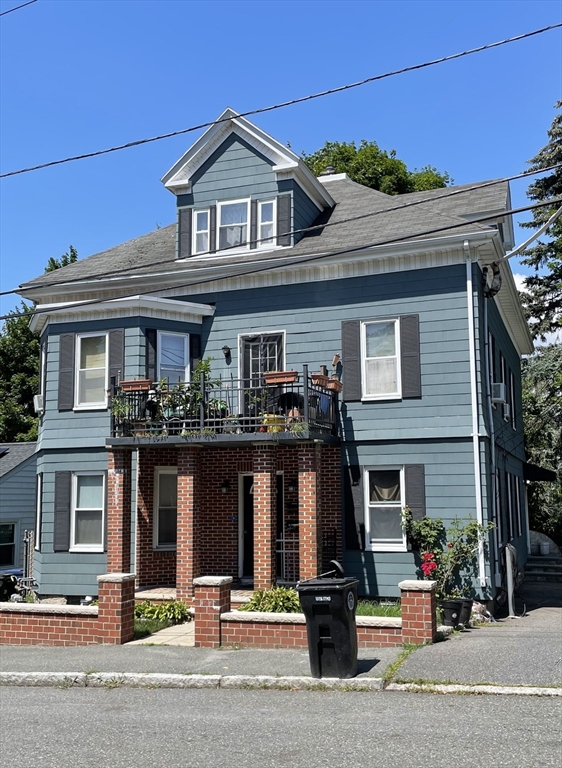 12 Charles, Salem