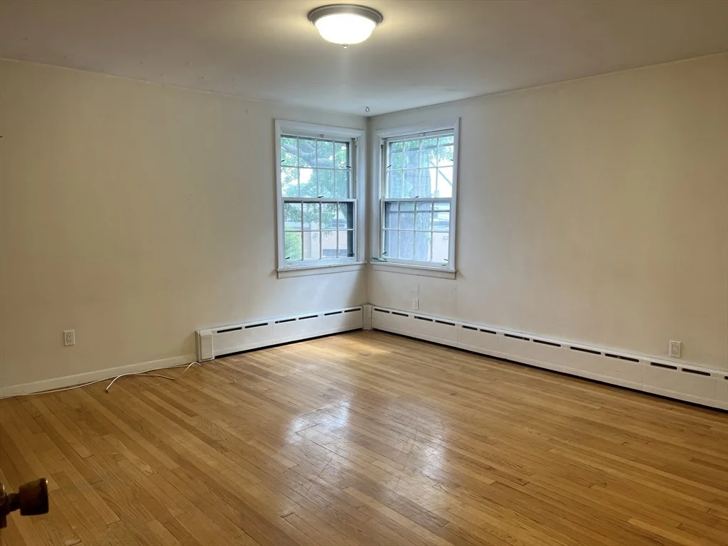373 Winthrop St, Winthrop