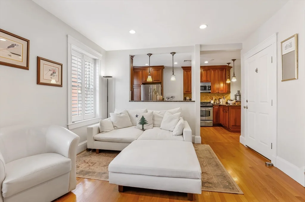 130 Myrtle St, Beacon Hill