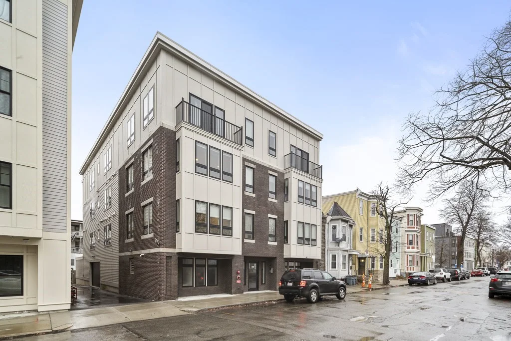 194 Havre St, East Boston