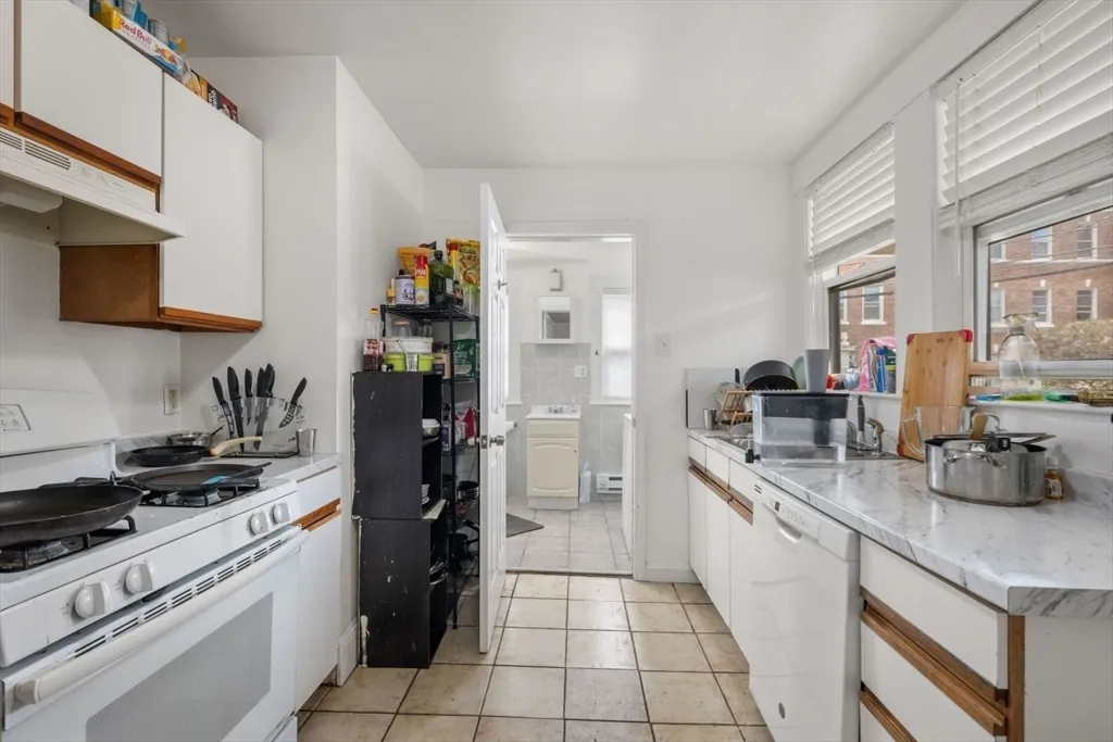 18 Claymoss Rd, Brighton