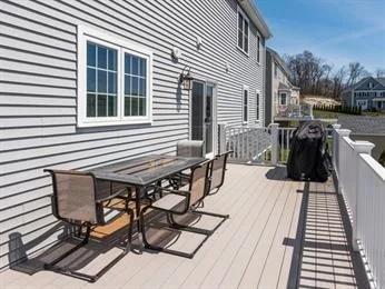 50 Matthew Ln, North Waltham