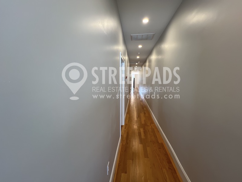 8 Islington St, Allston