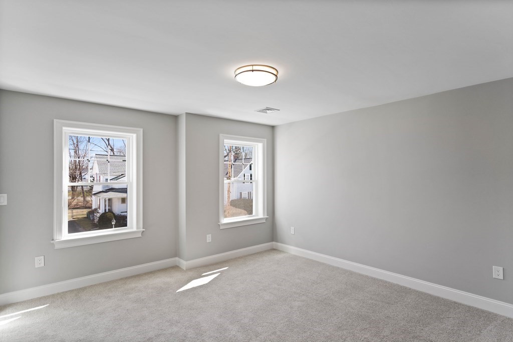 17 Monroe St, Norwood