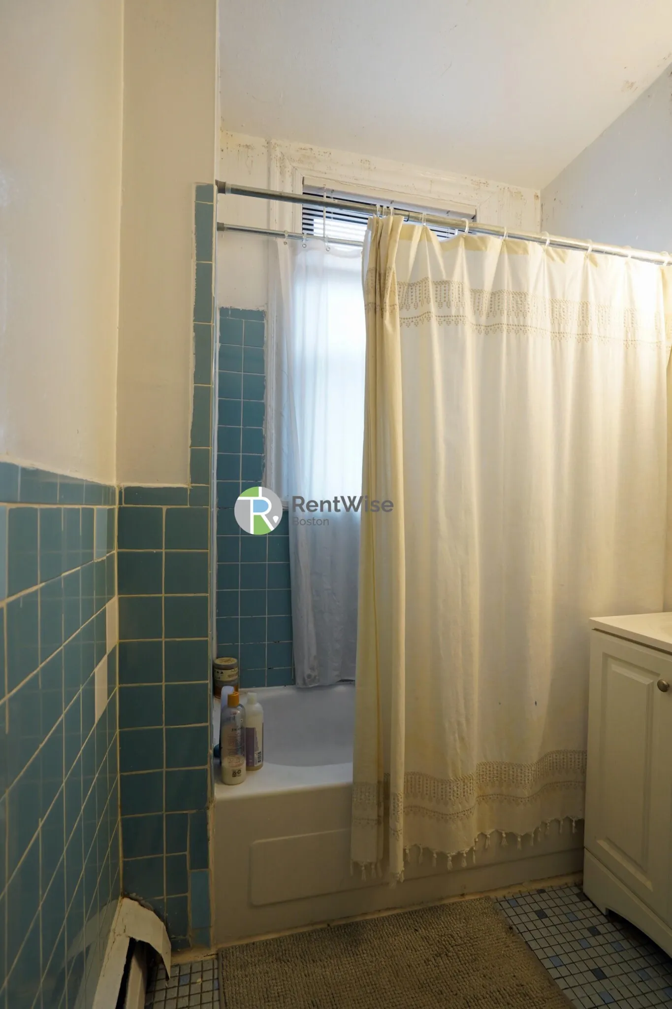 72 Gardner St, Allston