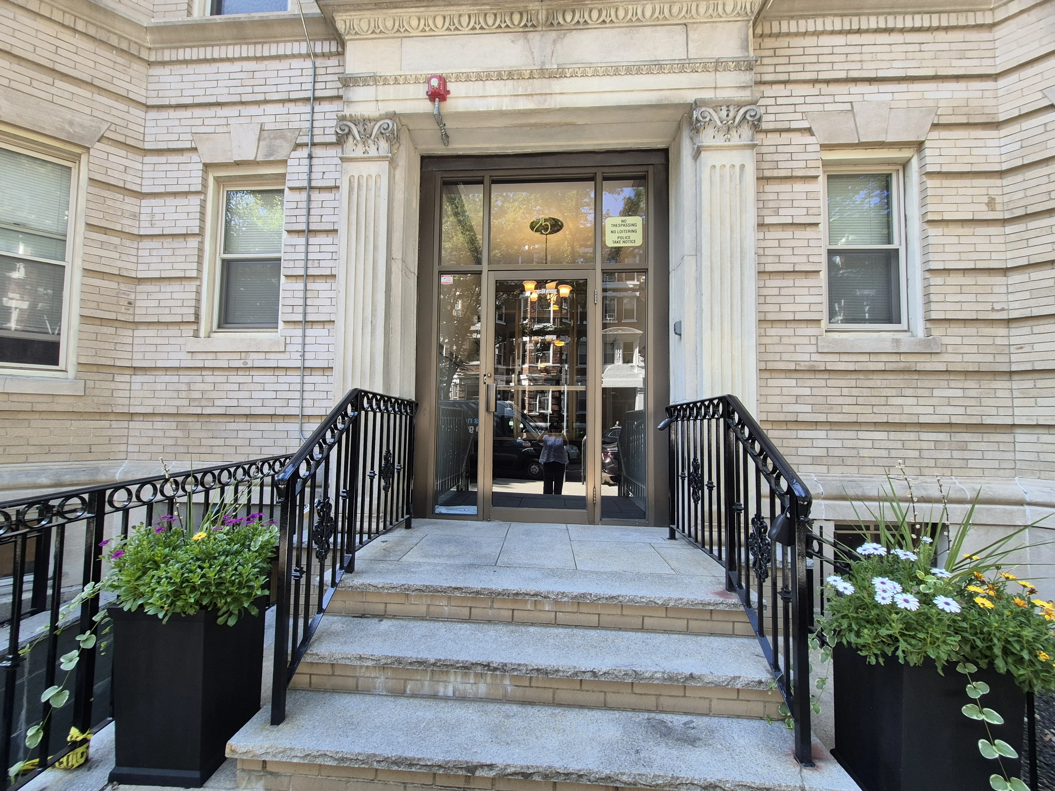 25 Queensberry St, Fenway