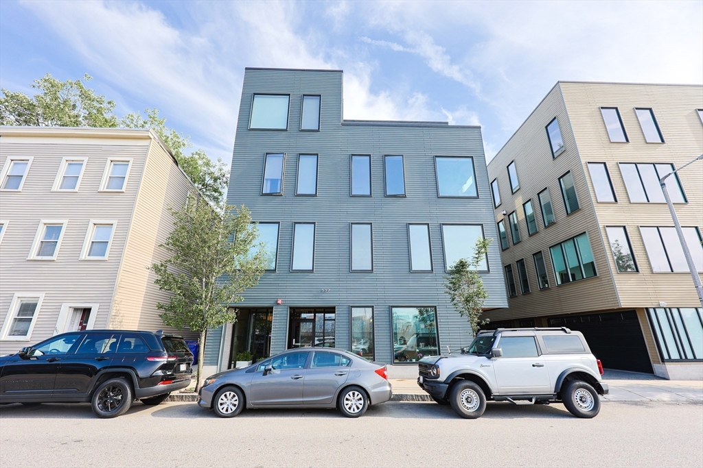 537 E 1st, South Boston