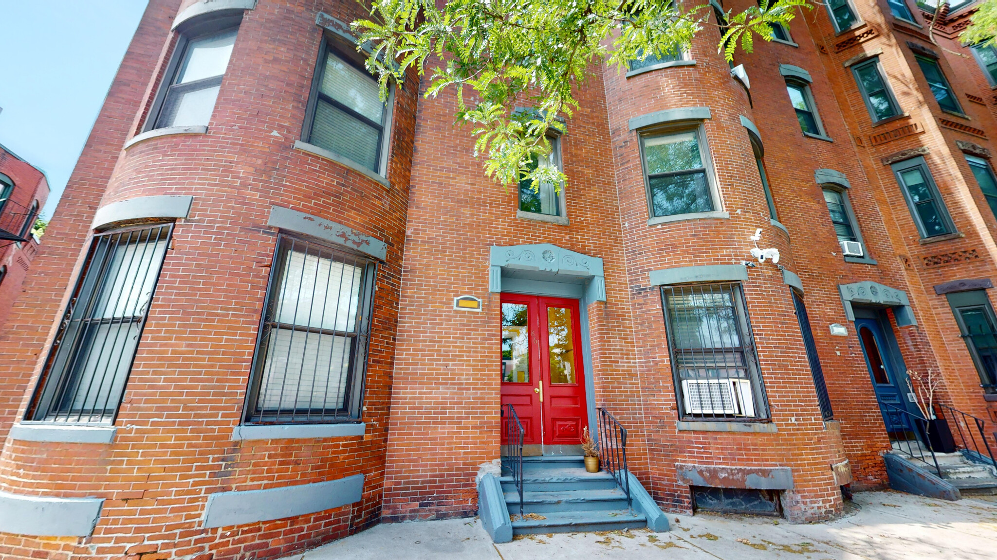 86 Hammond St, Roxbury