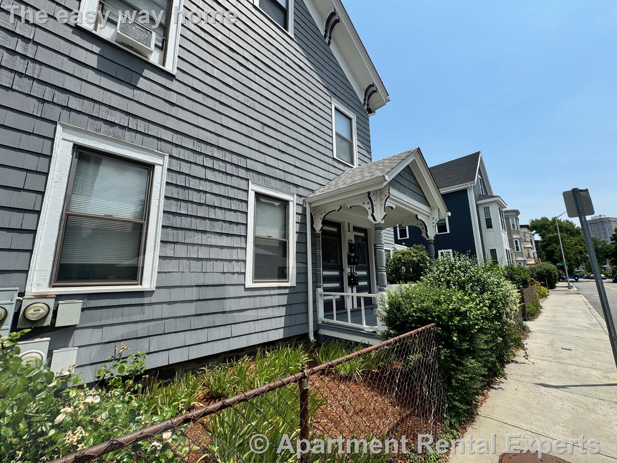 566 Putnam Ave, Cambridgeport