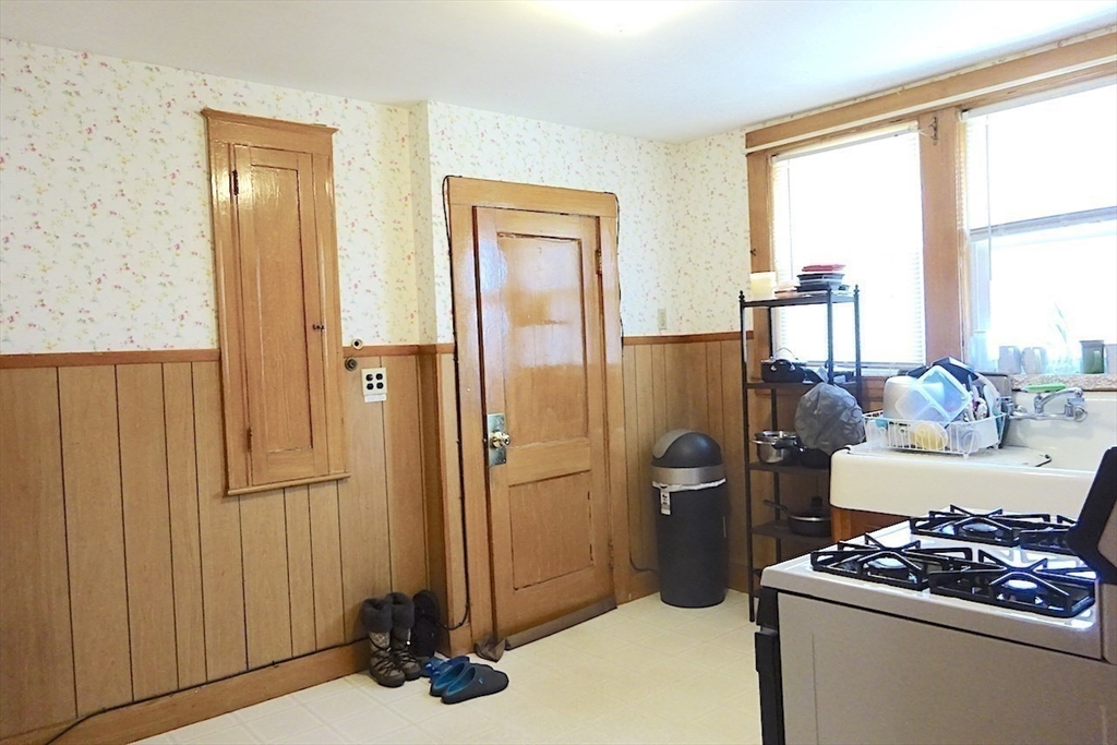 115 Playstead Rd, Medford