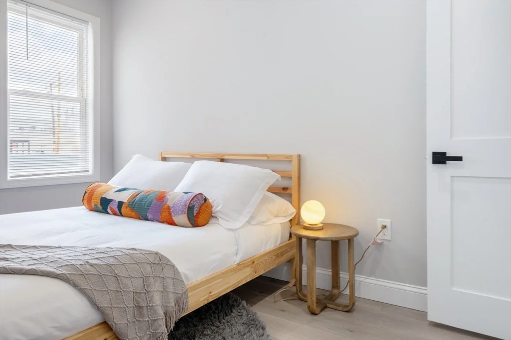 35 Sagamore Ave, Chelsea