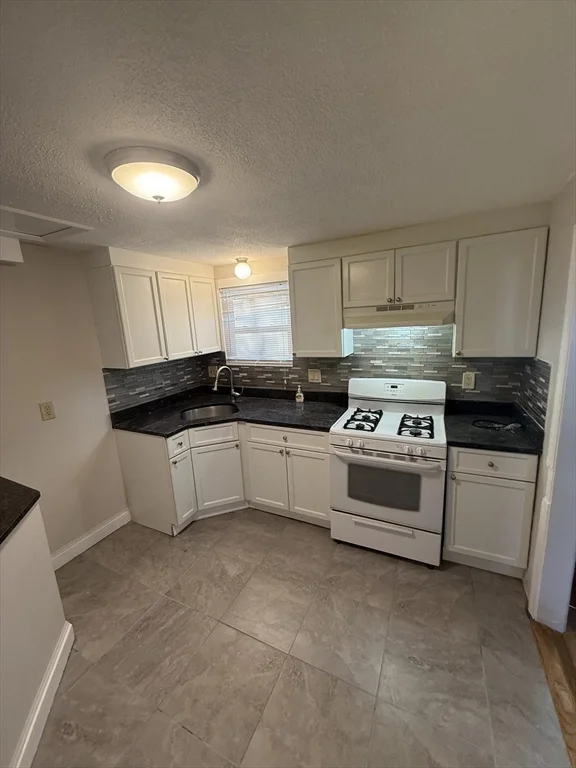 39 Silvia Ct, Hyde Park