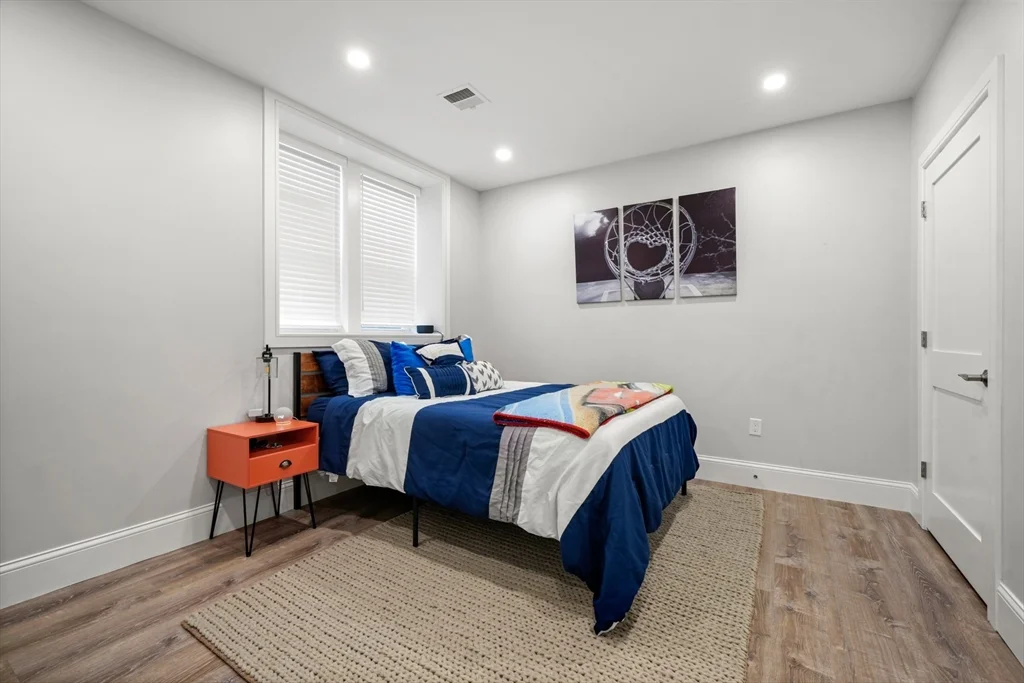 99 Crafts St, Newtonville