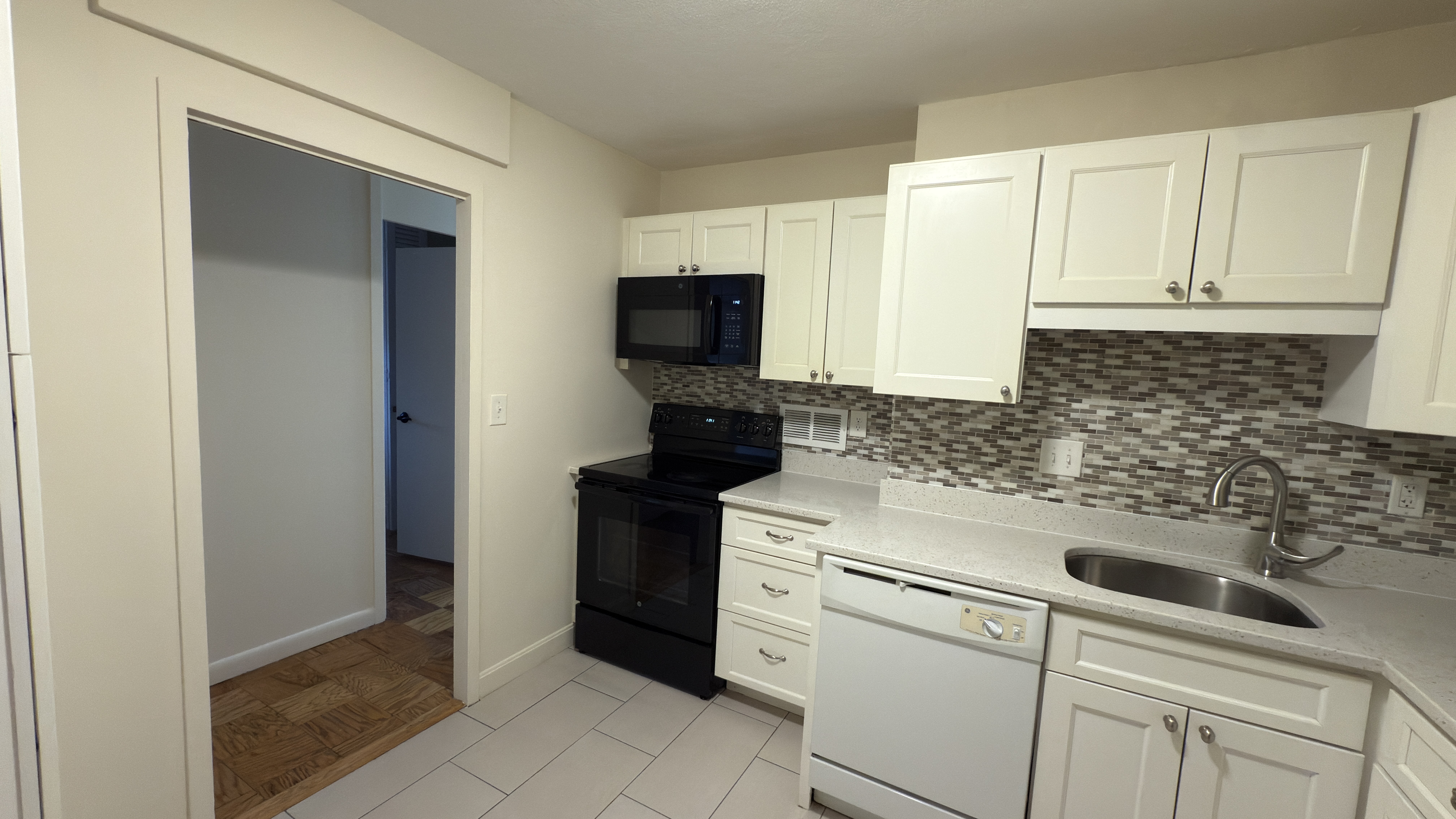 101 Monmouth St, Longwood