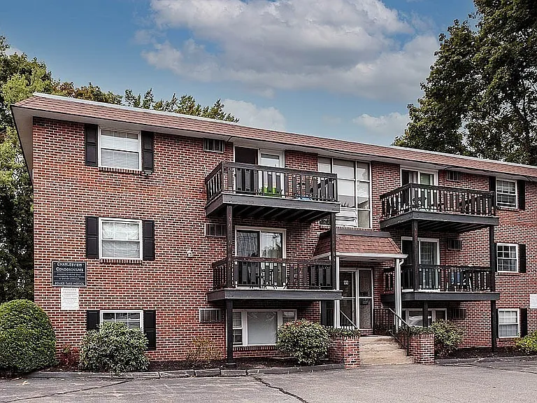 99 Pleasant St, Watertown