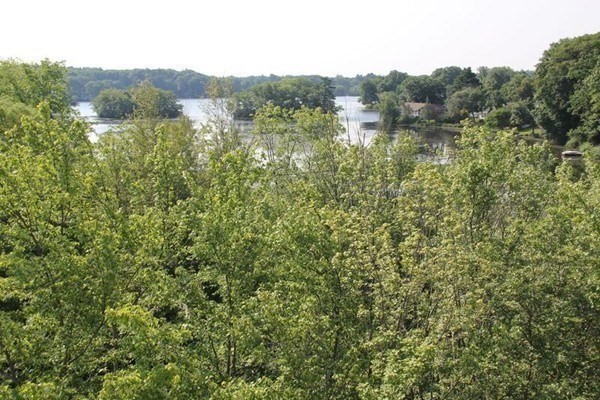 978 Worcester St, Wellesley