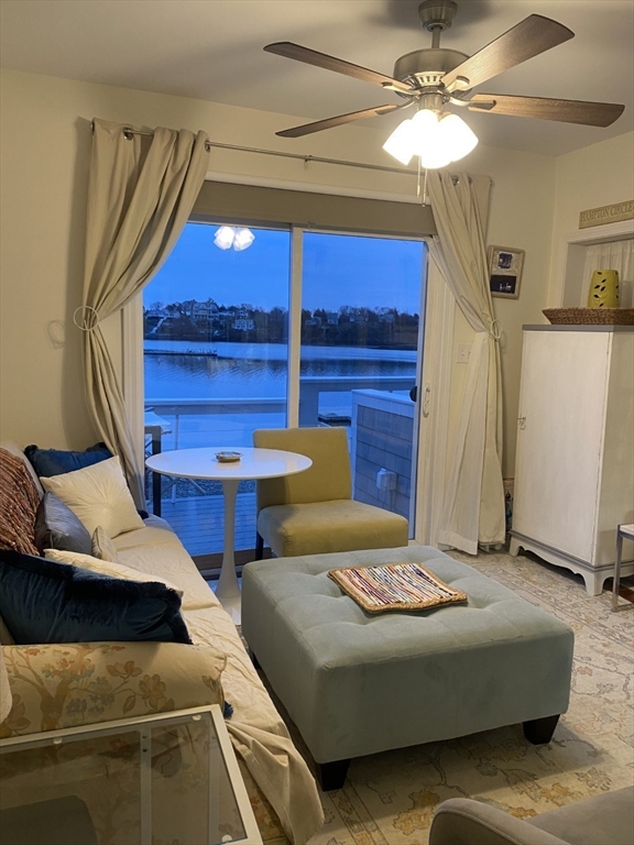 31 Hampton Cir, Hampton Hill