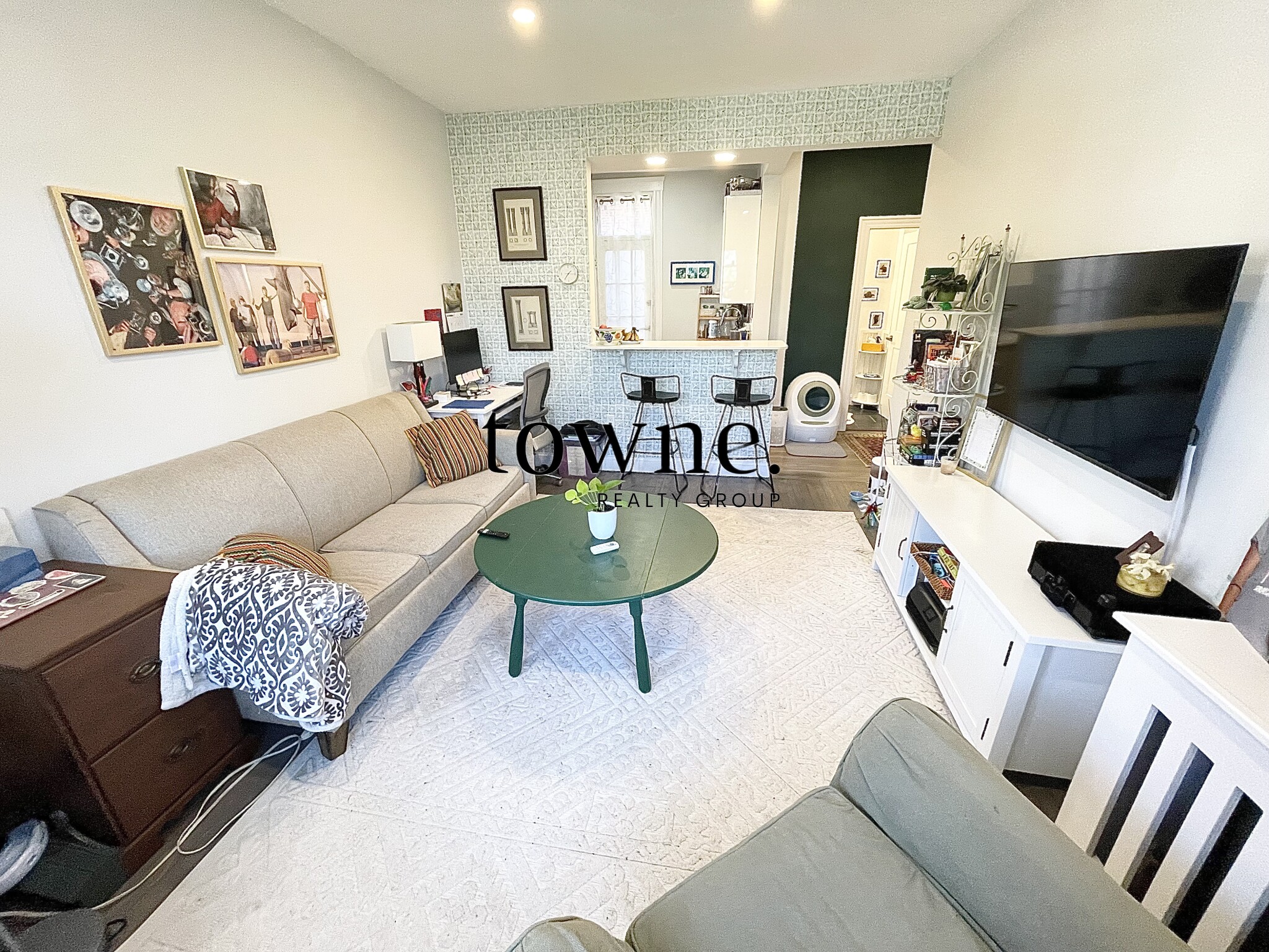 102 Queensberry St, Fenway