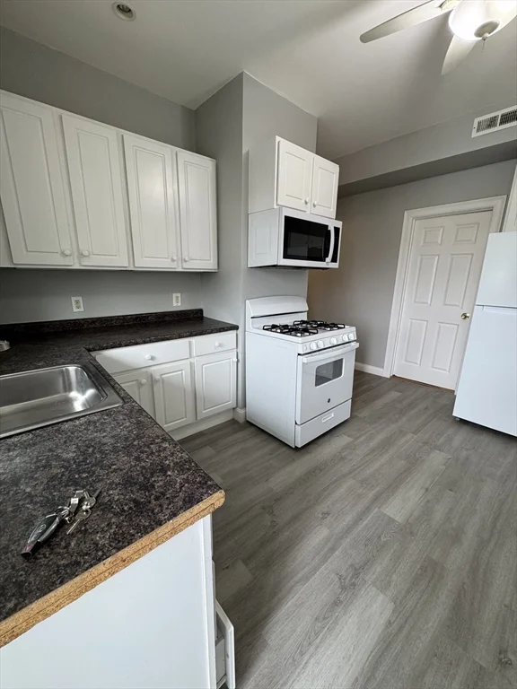 412-414 Ferry St, Everett