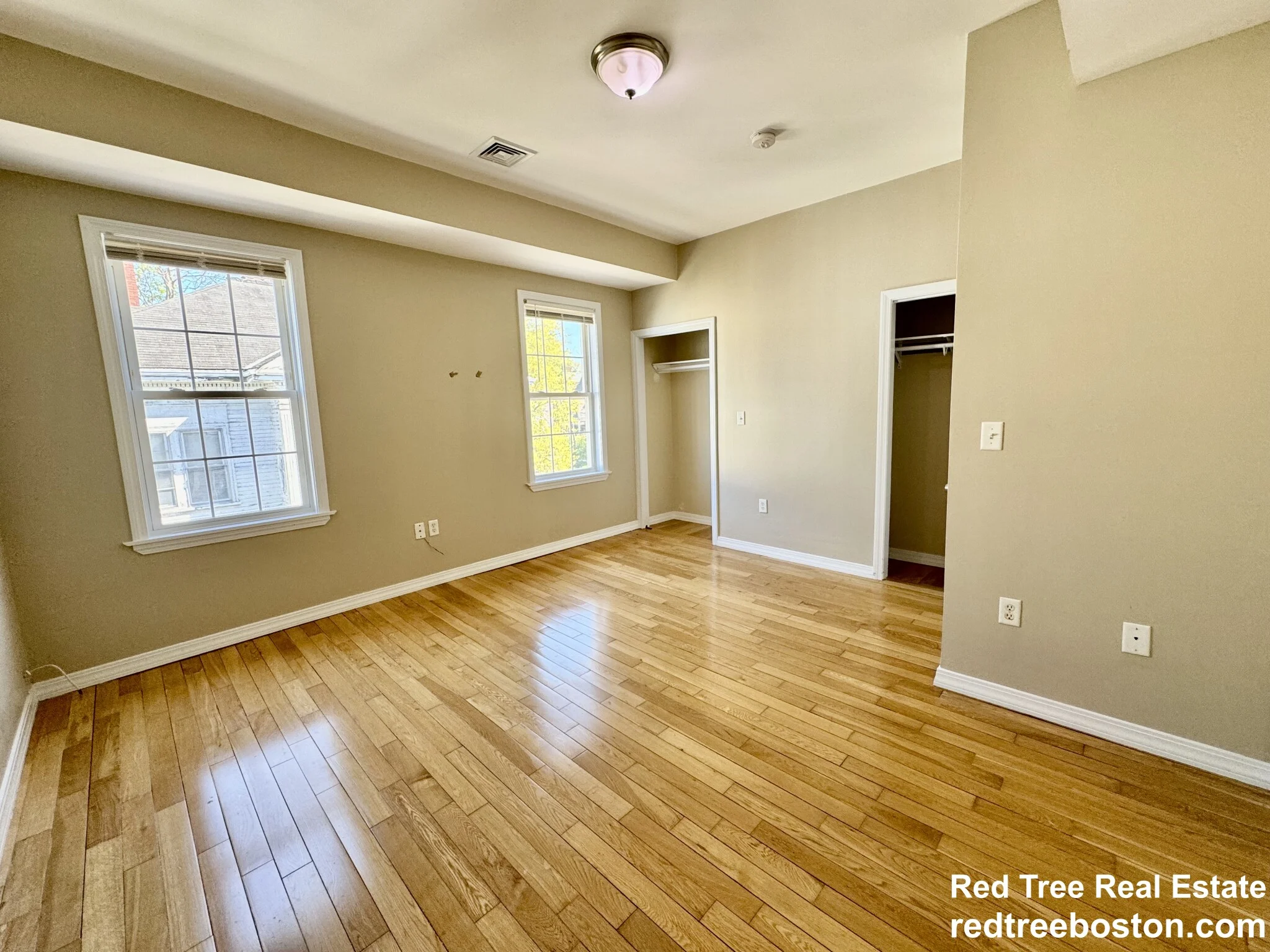 22 Elmore St, Roxbury