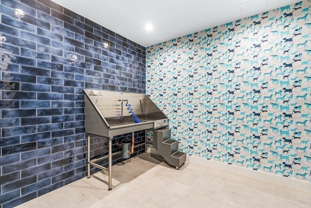 99 Sumner St, East Boston