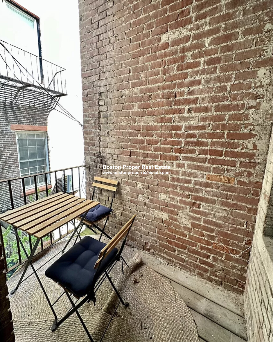 53 Joy St, Beacon Hill