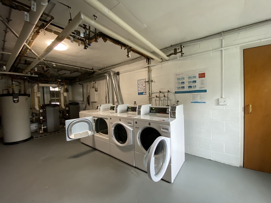 11 Jacqueline Rd, Waltham