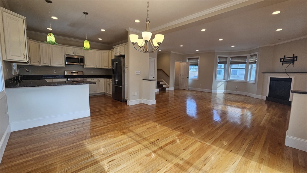 43 Hammond St, Waltham