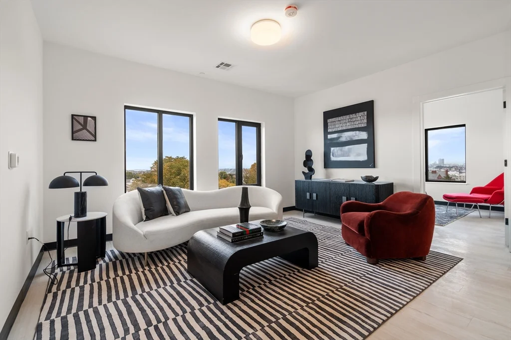 600 Broadway, Everett