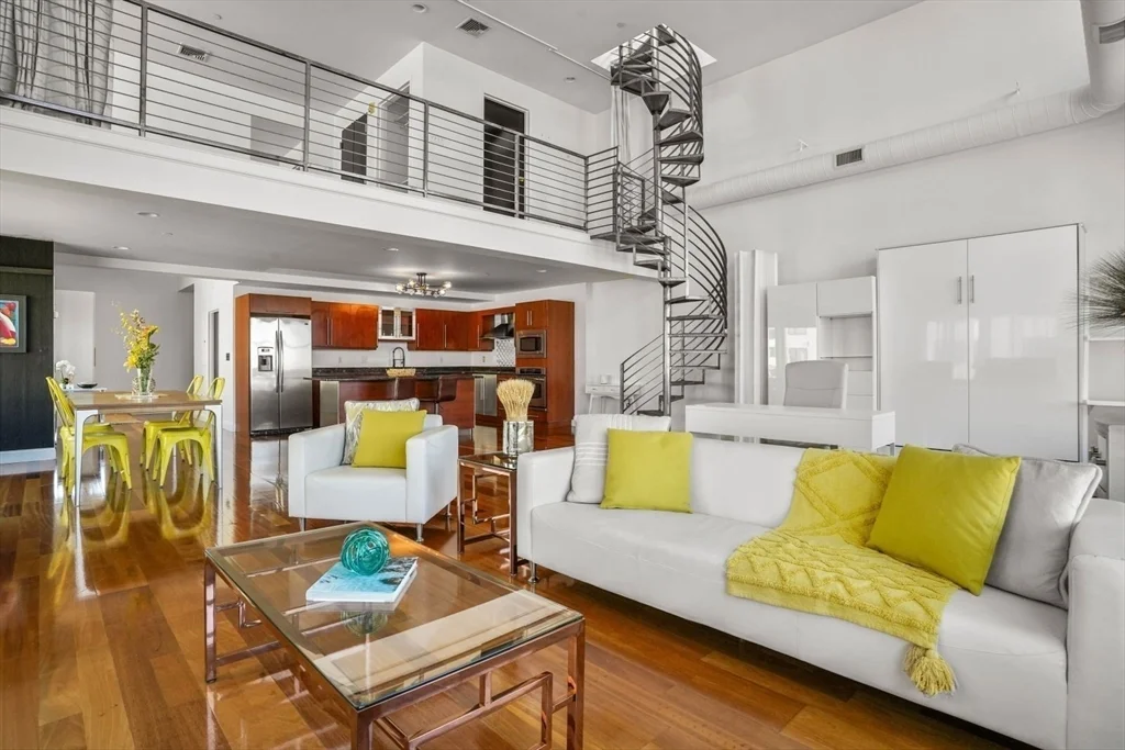 10 Ocean Ave, Revere Beach