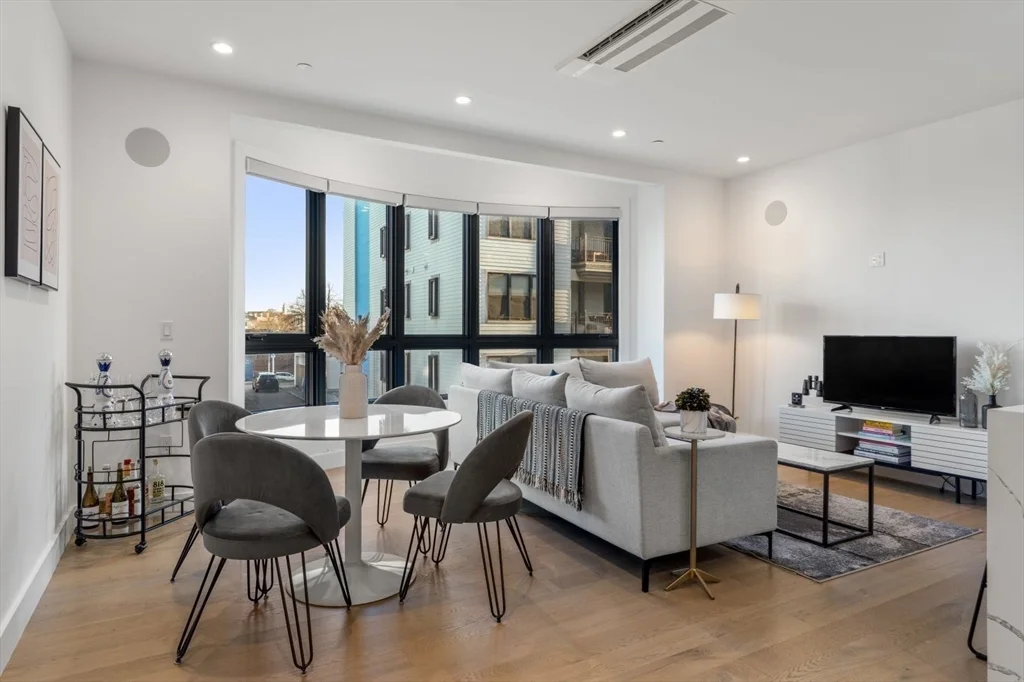 75 W Broadway, South Boston