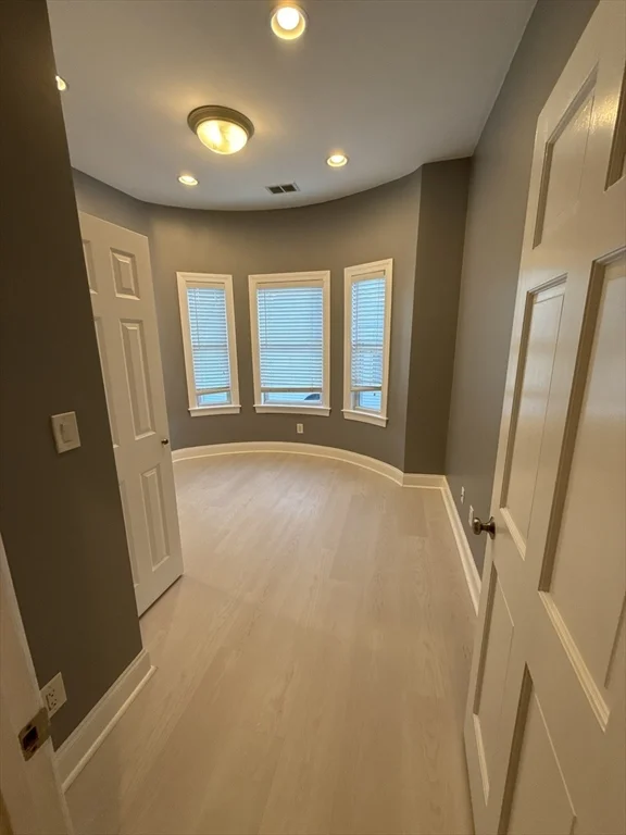 285 Crescent Ave, Beachmont